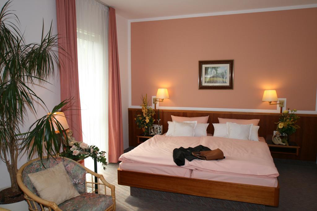 Hotel Dorotheenhof Котбус Стая снимка